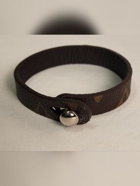 Louis Vuitton Monogram Canvas, dark brown pebble Bracelet Silver LV